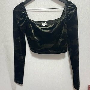 Le Lis Cropped Camo Long Sleeve Velour Top